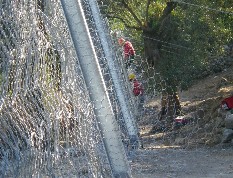 Realizzazione di barriere paramassi